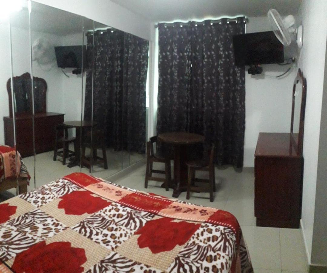 Hostal Suenos Lima Zewnętrze zdjęcie